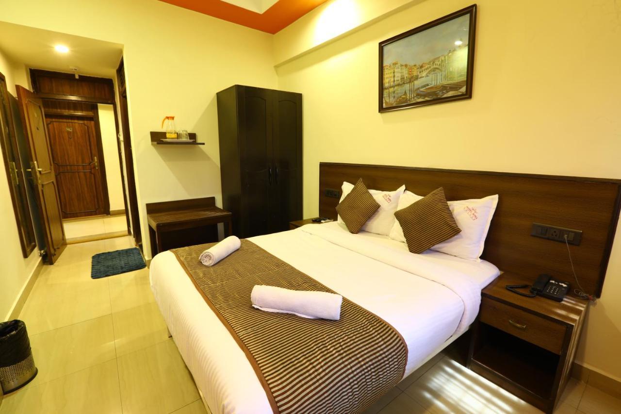 Hotel Sona Панаджи Екстериор снимка